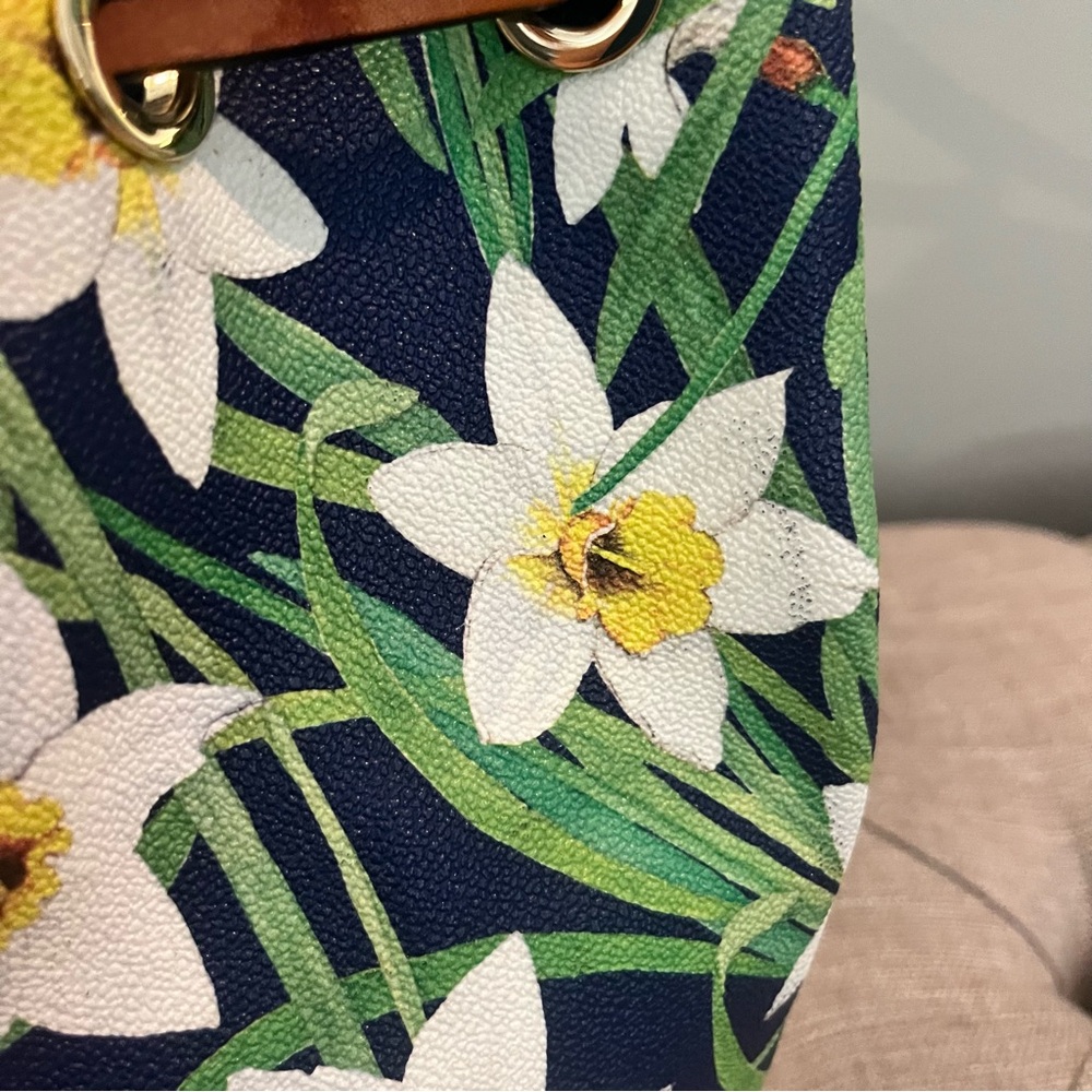 DOONEY and BOURKE Daffodil Drawstring Flower Floral Tassel Bucket Bag - Picture 6 of 13